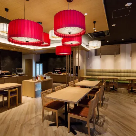 VIA INN HAKATAGUCHI EKIMAE JR-West Group Отели рядом с достопримечательностью «Железнодорожный вокзал Хаката»