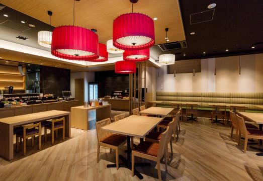 비아인 하카타구치 프론트 또는 외관