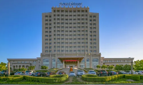 Howard Johnson Domando Plaza
