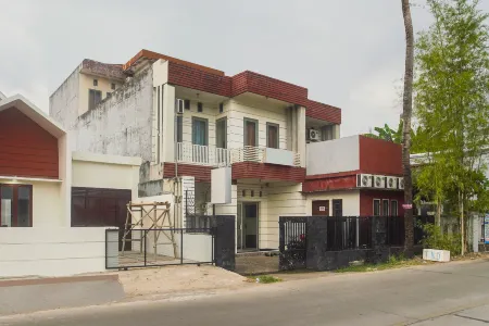 Super OYO 3323 Icha Homestay Отели в г. Mandai