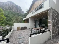 Cuiming Pavilion Theme Homestay Hotels near Shanglajiang Village