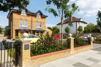 Teddington Lodge Hotels near Penguin Bay