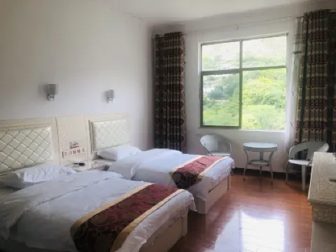 Snow dream home Hotels near The Great Bay of Jinsha River, Meili Snow Mountain National Park