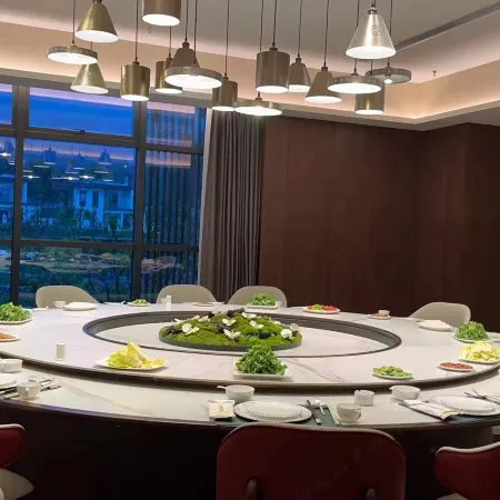 Butuo Black Sheep Grand Hotel