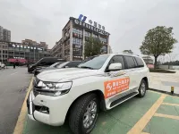 Kuoyue Yunqi Hotel (Fengjie High-speed Railway Station) - Parkplatz