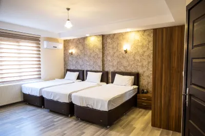İkarus Hotel