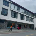 Kangding Yunhai Jingju Chinese Inn
