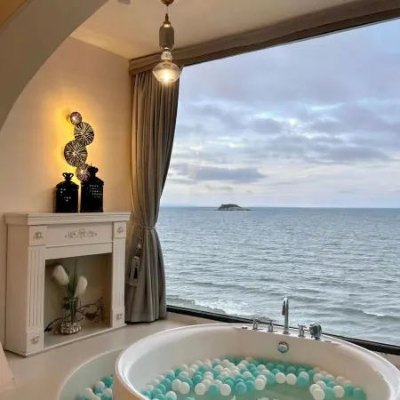Wuyou Sea View Holiday Apartment (Shanwei Poly Jindingwan Branch)