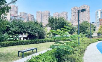 Xinsu Apartment (Heyue Square Branch Tianfu)