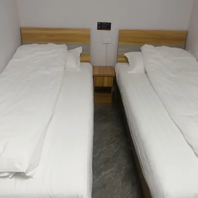 Runyuan Youjia Hotel Hotels near Tiemenguan Railway Station