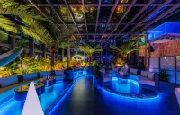 Comments Hotel - bar