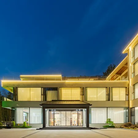 Huoshan Mansu Zhuning Creek Language Homestay