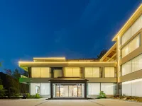 Huoshan Mansu Zhuning Creek Language Homestay