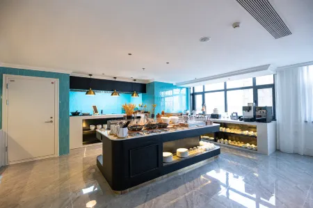 Xana Hotelle (Changchun Jida South Campus Qianjin Street Subway Station) Отели рядом с достопримечательностью «Changchun Workers Gymnasium»