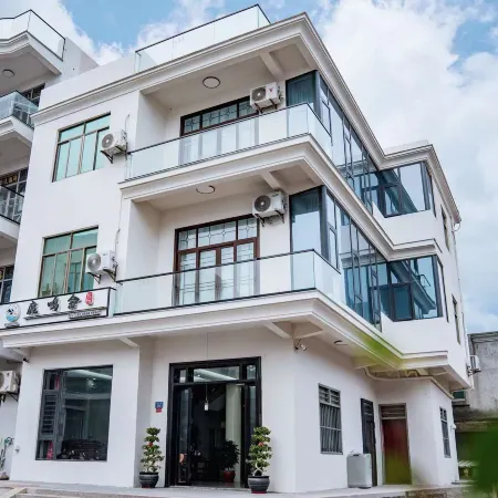 Meizhou Island Luming Homestay (Lianchi Ao Beach)