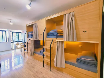 Chongqing Mufeng Hostel (Shapingba High-Speed Railway Station Sanxia Square) 충칭 호텔