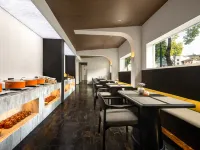 Shuiqi Longmen Hotel (Huaihua HongJiang Ancient Mall) Hotels in HongJiang