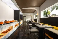 Shuiqi Longmen Hotel (Huaihua HongJiang Ancient Mall)