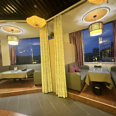 Huangcheng Hotel, Xuantan Town, Jixian County