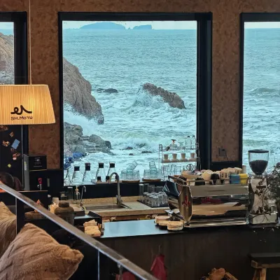 SH.MOYE Shehai Moye Seaview Hot Spring Homestay (Laoshan Scenic Area) セキロウジン周辺のホテル