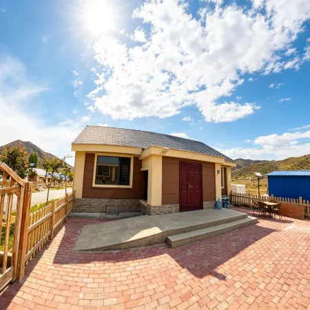 Wusu Mountain View, Mountai View conqueror Dushanzi Post Station (Duku Highway Store)