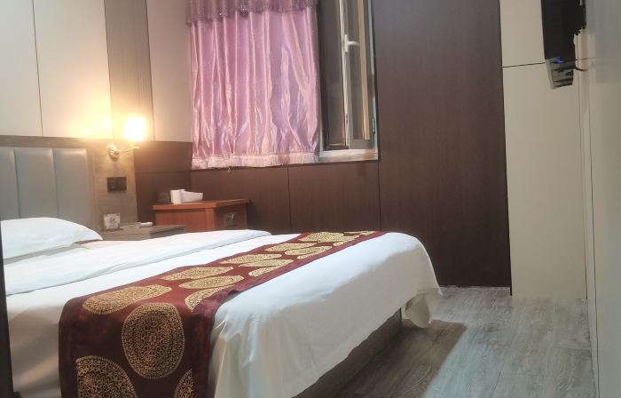 โรงแรมธีมคัลเลอร์ฟูล ยวี่หลิน