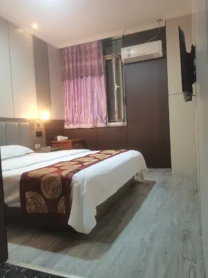 Yulin Colorful Theme Hotel - parkir