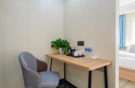 Zion·未來智慧|COZY·休閑行旅設計酒店（嘉興高鐵南站餘新店） 鄰近餘新白鶴的酒店