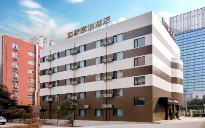 Homeinn Plus Hotel (Zhengzhou Manhattan Civil Aviation Road Subway Station) Hotels in Manhattan Commercial Plaza