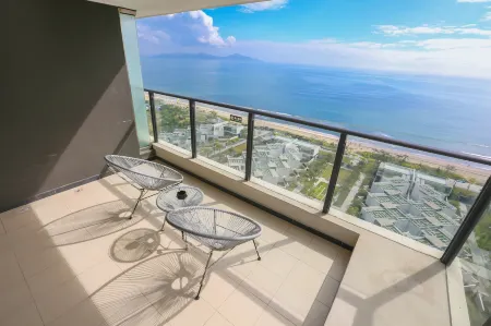 Extreme Seaview Apartment (Shanwei Poly Jintingwan Branch)