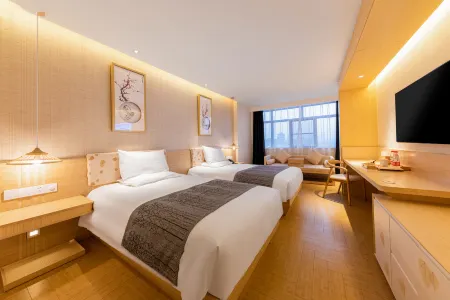 Suyin Hotel (Nanchang Station Qingshanhu West Subway Station Branch) Отели рядом с достопримечательностью «Qiushui Square»