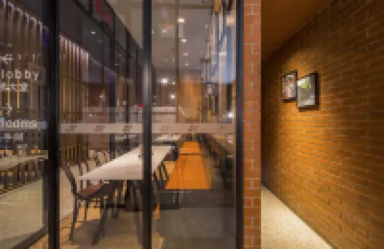 Beijing New World Centre Tongpai Hotel