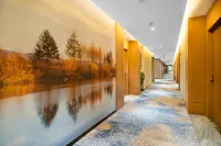 New Bingkai International Hotel (Wetland Park Yellowstone North Station) Hotels in Huangshi