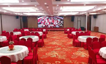 Universal International Hotel (Nanning Fujian Yuan Subway Station)