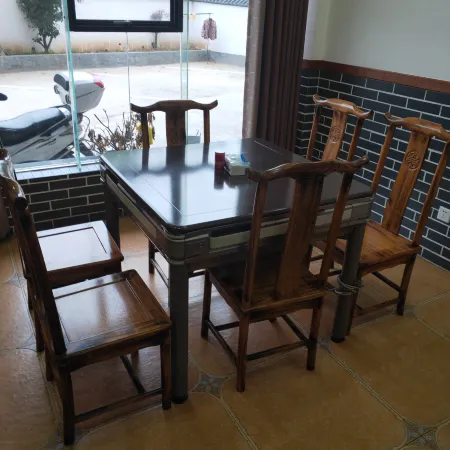 Pengze Jufuju Отели в г. Пэнцзе