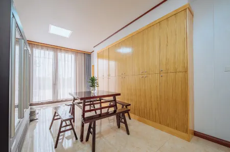 Floral Hotel · Shanghaidaoju Hotel (Chongming Nanmen Pier Branch) Отели рядом с достопримечательностью «Xisha Wetland»