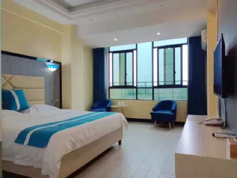 Danzhou Lexiang Business Hotel Hotels near Longgang Beach