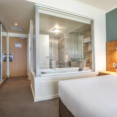 Nightelier Devonport Gateway Hotel
