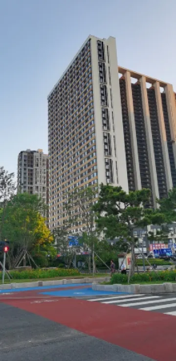 伴夏公寓（日照萬達廣場店）