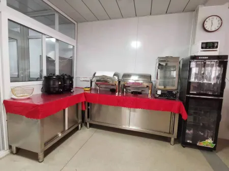 7 Days Premium Hotel (Tianjin Ancient Culture Street Eye of Tianjin) Отели рядом с достопримечательностью «Gallery of Tianjin Academy of Fine Arts»