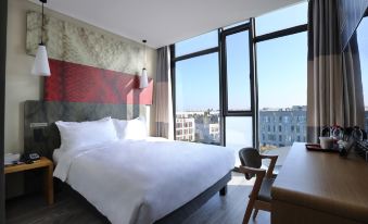 Ibis Hotel (Shanghai  International Resort xiupu Road)
