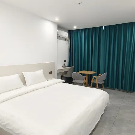 Yudu Zhanqian Business Hotel (Baicheng Railway Station)