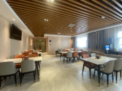 Super 8 Hotel (Kashgar Yengisar County Old Street) Hotels in Yengisar County