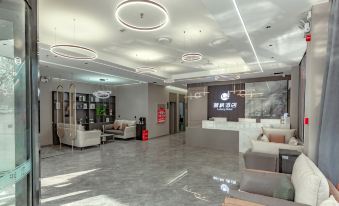 Lavande Light Luxury Hotel (Luzhou Shuangyong Road)