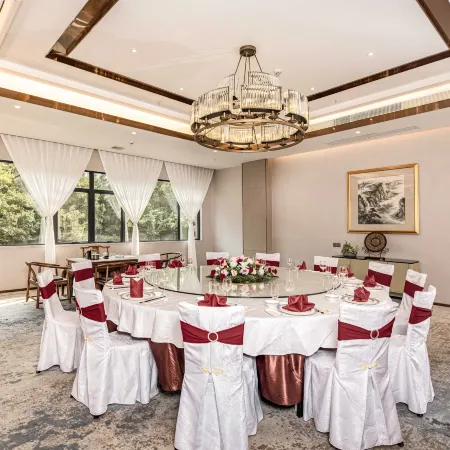 Tianhe Hotel Отели рядом с достопримечательностью «Стадион «Тяньхэ»»