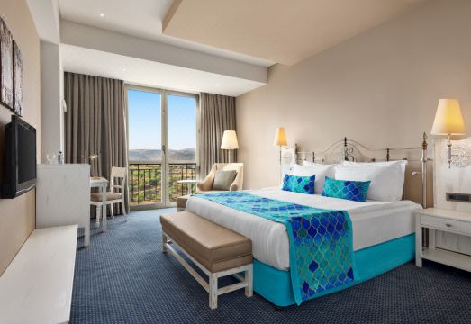 1. 라마다 플라자 ..