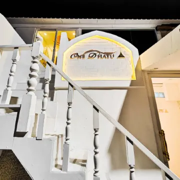One Dhatu Ayutthaya Premium Homestay Отели рядом с достопримечательностью «Ват Махатхат»