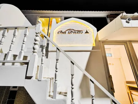 One Dhatu Ayutthaya Premium Homestay Отели рядом с достопримечательностью «Wat Tha Ka Rong»