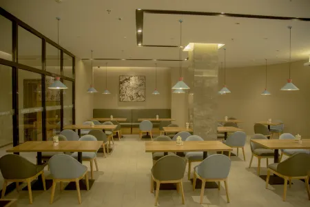 Homeinn · neo (Kangping Wolong Lake) Отели рядом с достопримечательностью «Kangpingxian Library»