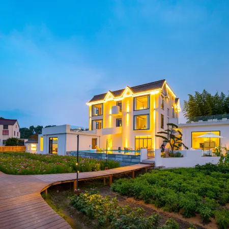 Floral Lux Hotel · Jiuhuashan Xilu Zhanyi Hotel